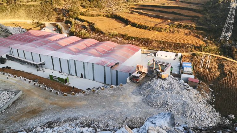 贵州中铁八局黄百铁路砂石料加工